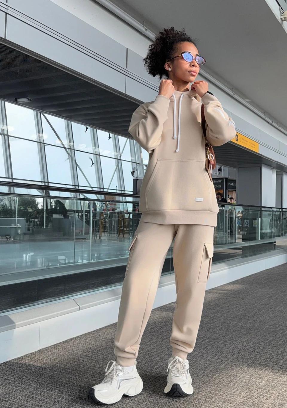 Travel - Bluza kangurka sleep mode Sand Beige